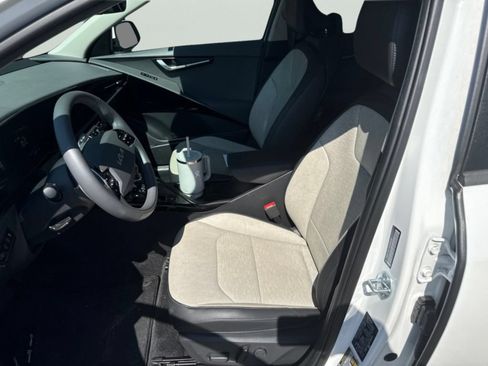 Used 2025 Kia Niro FWD image 17