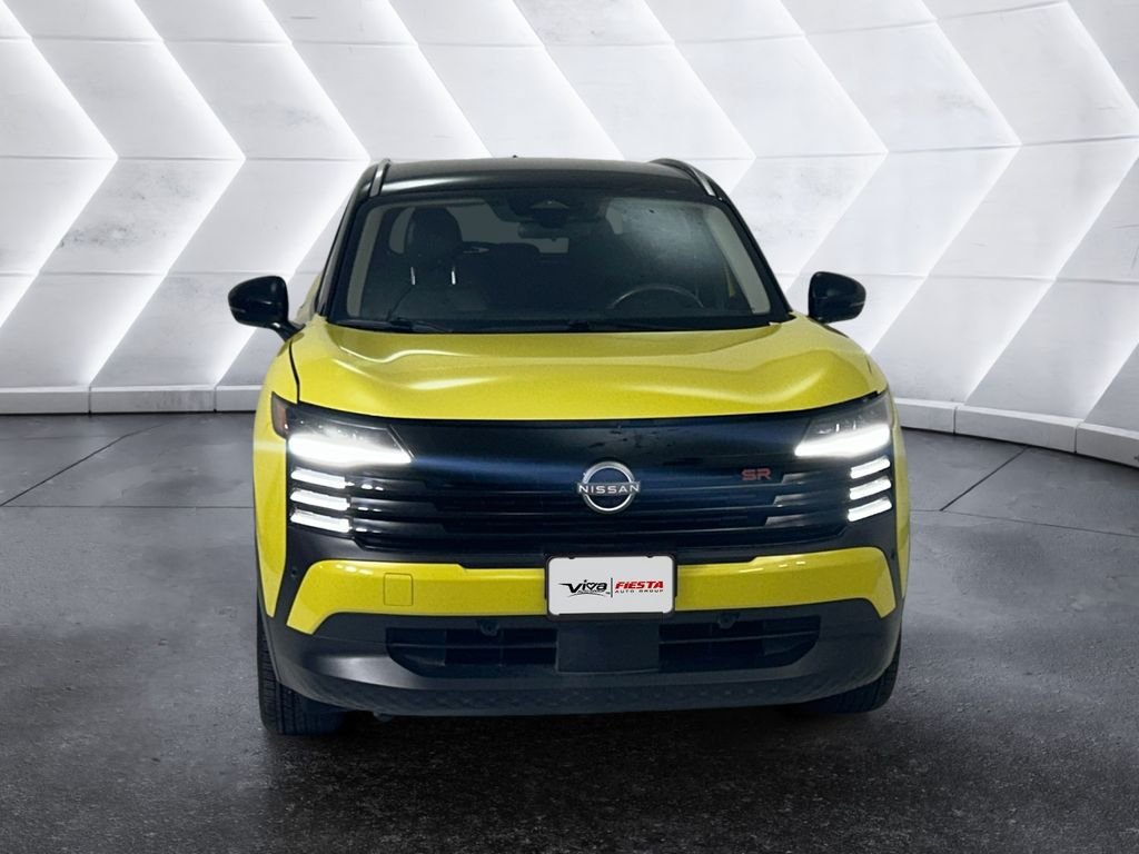 Used 2025 Nissan Kicks SR FWD image 2