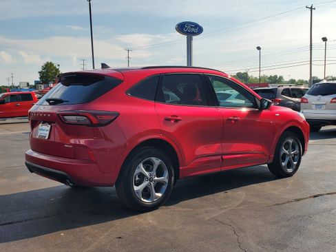 Used 2024 Ford Escape ST-Line w/ Tech Pack #1 AWD/4WD image 4