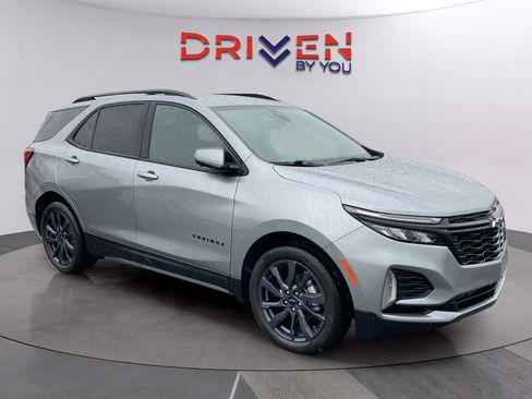 Used 2024 Chevrolet Equinox RS w/ RS Leather Package image 8