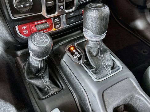 Used 2024 Jeep Wrangler Unlimited Rubicon 4xe w/ Technology Group AWD/4WD image 26