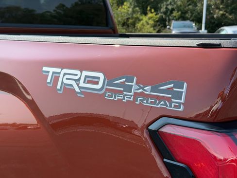 Used 2025 Toyota Tundra Limited w/ TRD Off-Road Package AWD/4WD image 32