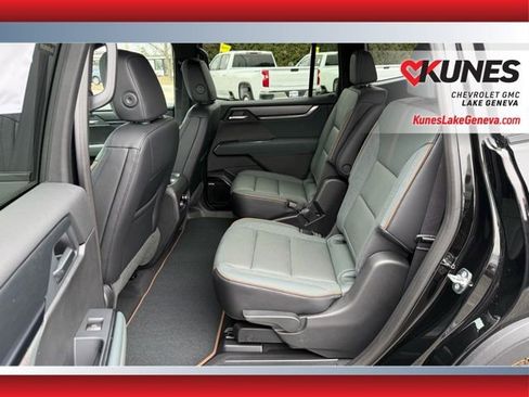 New 2026 GMC Acadia AT4 w/ Luxury Package image 16