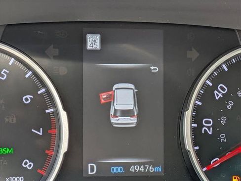 Used 2022 Toyota RAV4 XLE Premium FWD image 10