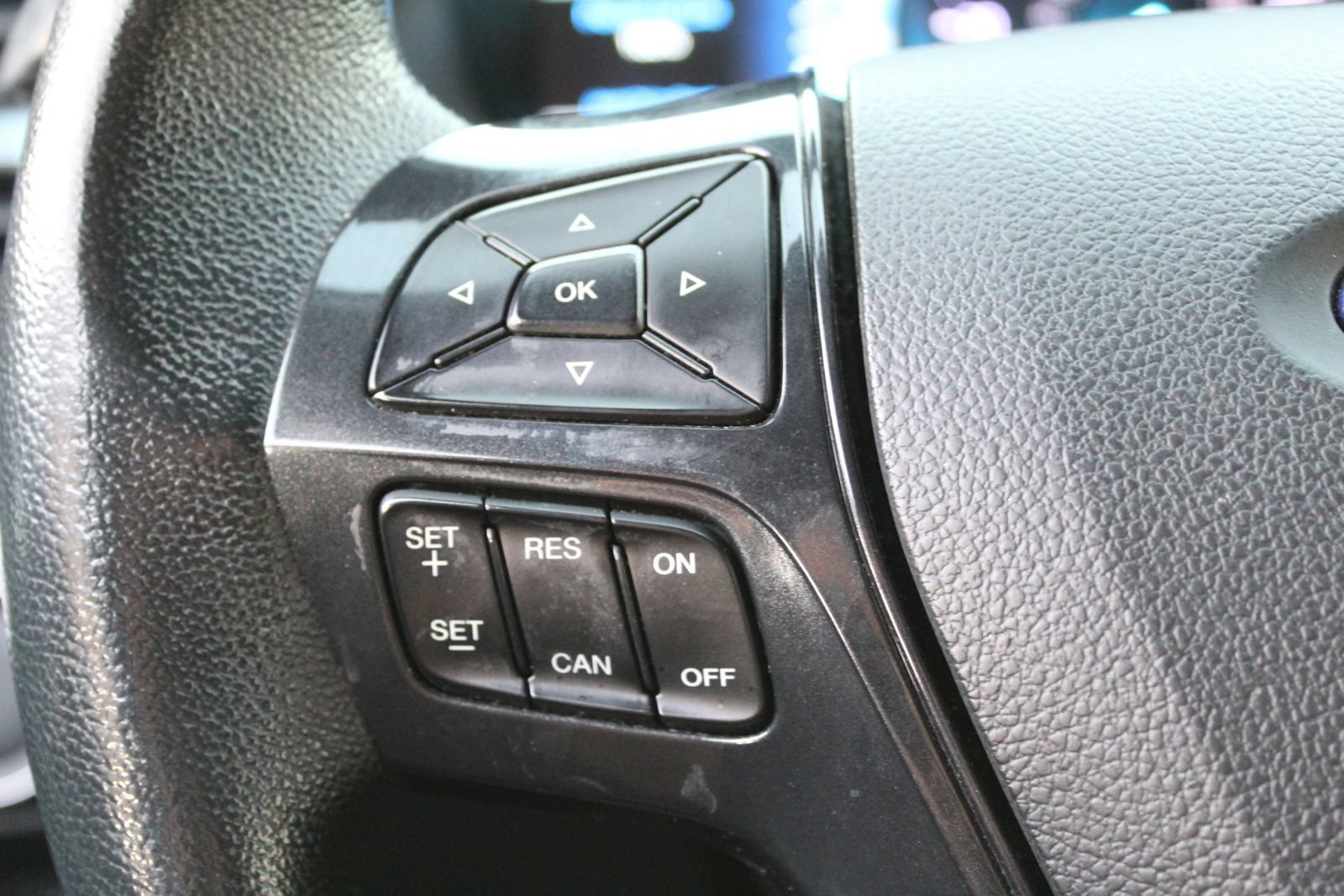 Used 2018 Ford Explorer XLT w/ Equipment Group 202A FWD image 19