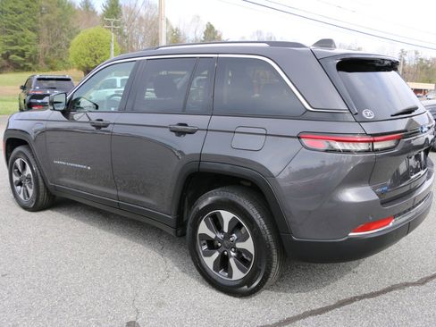 Used 2023 Jeep Grand Cherokee 4WD 4xe image 3