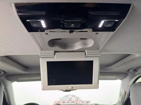 Used 2019 Chevrolet Suburban LT image 26