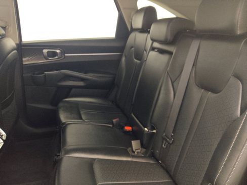 Used 2022 Kia Sorento S w/ Panoramic Sunroof Package FWD image 18