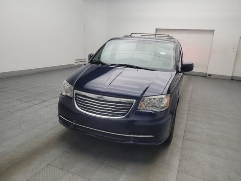 Used 2016 Chrysler Town & Country LX FWD image 15