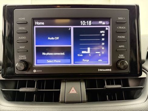 Used 2021 Toyota RAV4 LE FWD image 9