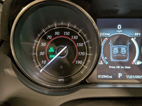 Used 2016 Jaguar F-TYPE Convertible image 36