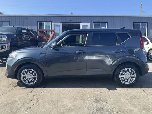 Used 2020 Kia Soul LX image 6