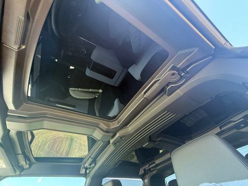 Used 2025 GMC Hummer EV 3X w/ LPO, Illumination Package AWD/4WD image 52