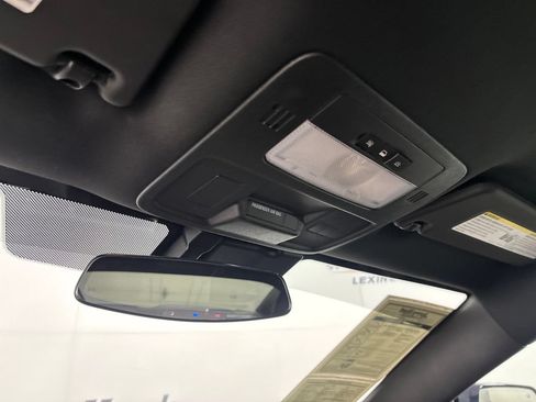 Used 2015 Chevrolet Camaro SS RWD image 16