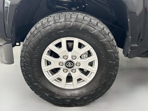 Used 2025 Toyota Tacoma 4x4 Double Cab image 26