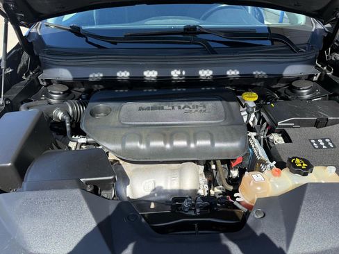 Used 2020 Jeep Cherokee Latitude w/ Cold Weather Group image 7