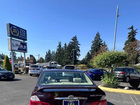 Used 2003 Toyota Avalon XLS image 3