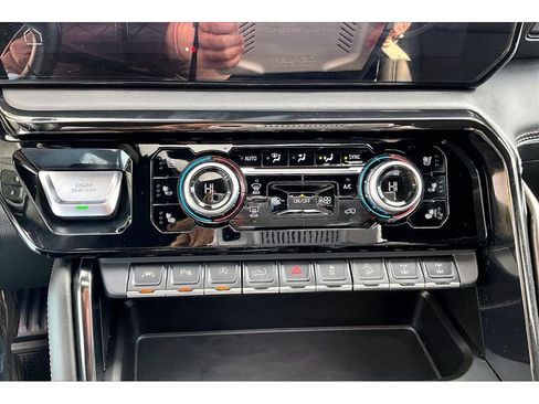 Used 2024 GMC Sierra 1500 AT4X image 25