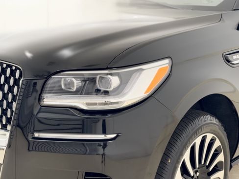 Used 2023 Lincoln Navigator L Black Label AWD/4WD image 12