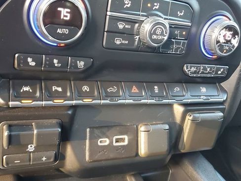 Used 2021 Chevrolet Silverado 1500 High Country w/ Technology Package RWD image 24