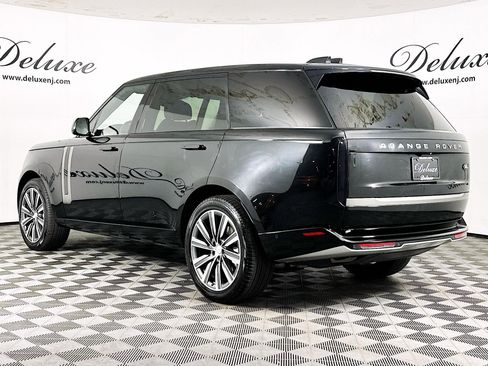 Used 2023 Land Rover Range Rover Long Wheelbase SE AWD/4WD image 4
