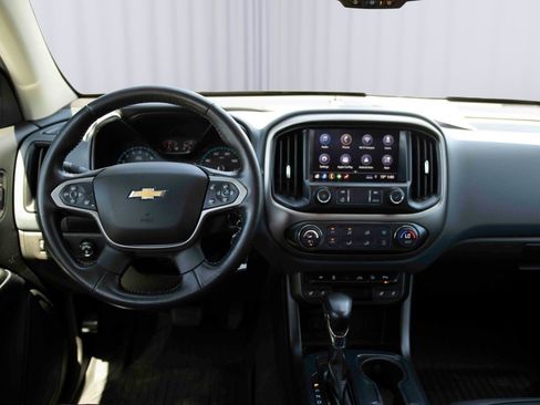 Used 2022 Chevrolet Colorado Z71 w/ Z71 Midnight Edition AWD/4WD image 3