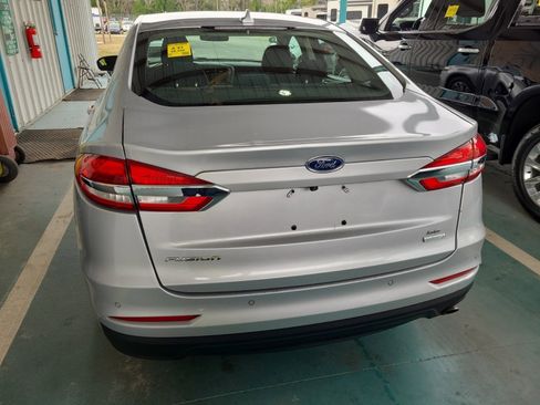 Used 2019 Ford Fusion SE image 6