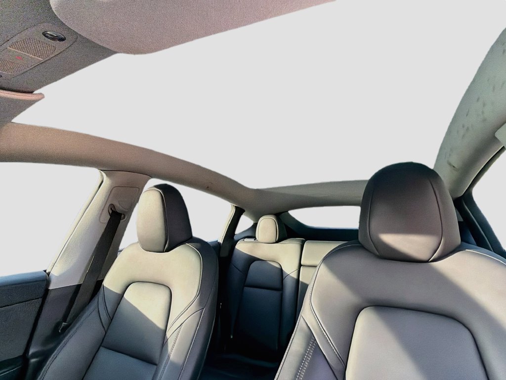 Used 2025 Tesla Model Y Long Range RWD image 17