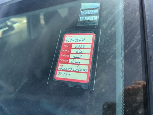 Certified 2022 Kia Soul LX image 5