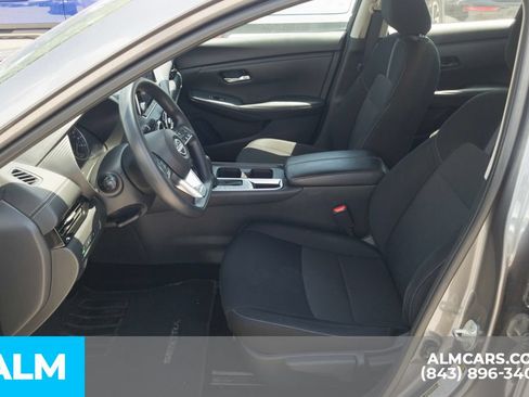 Used 2024 Nissan Sentra SV FWD image 6