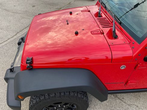 Used 2015 Jeep Wrangler Sport AWD/4WD image 40