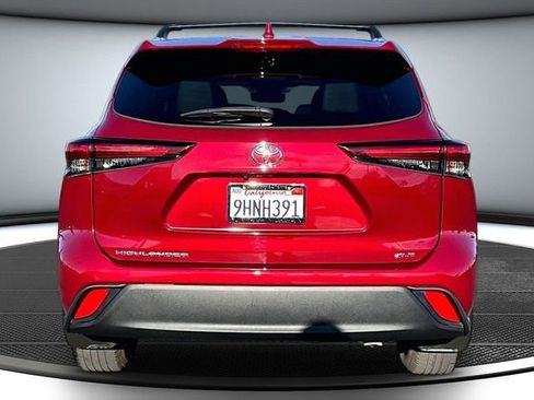 Used 2023 Toyota Highlander XLE image 5