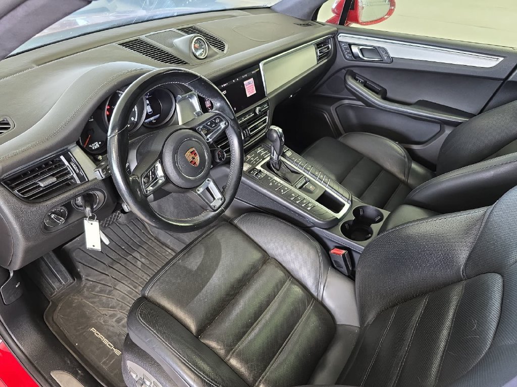 Used 2020 Porsche Macan Turbo AWD/4WD image 4