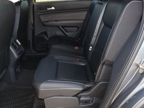 Used 2023 Volkswagen Atlas Cross Sport SE w/ Panoramic Sunroof Package image 14