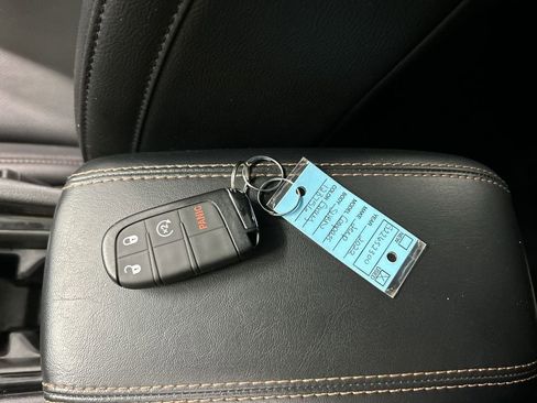 Used 2022 Jeep Compass Limited AWD/4WD image 12