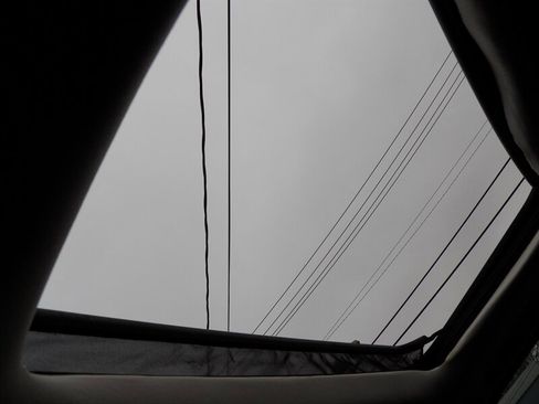 Used 2011 Land Rover Range Rover Sport Supercharged image 10