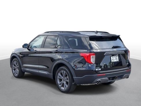 Used 2022 Ford Explorer XLT w/ Equipment Group 202A AWD/4WD image 6