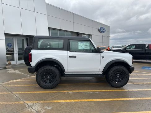 New 2026 Ford Bronco 2-Door w/ Sasquatch Package AWD/4WD image 8