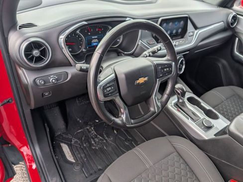 Used 2019 Chevrolet Blazer LT image 2