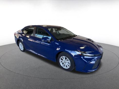 Used 2025 Toyota Camry LE image 2