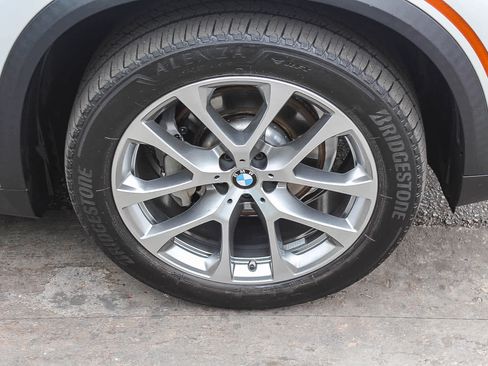 Certified 2023 BMW X5 sDrive40i w/ Premium Package RWD image 9