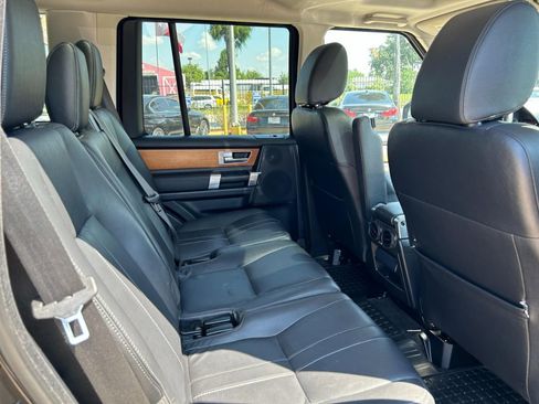 Used 2014 Land Rover LR4 HSE image 32