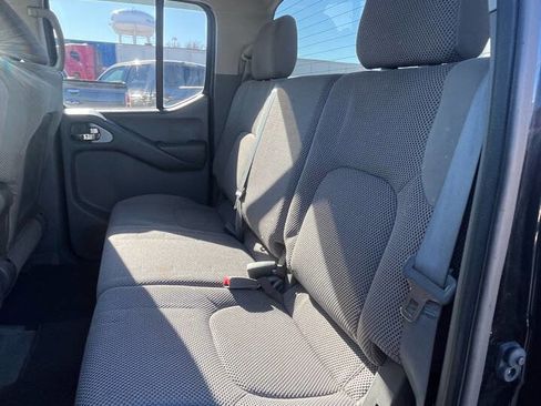 Used 2011 Nissan Frontier SV image 18