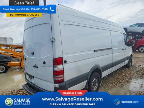 Used 2015 Freightliner Sprinter 2500 RWD image 4