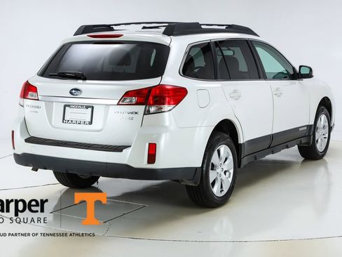 Used 2011 Subaru Outback 2.5i Premium image 9