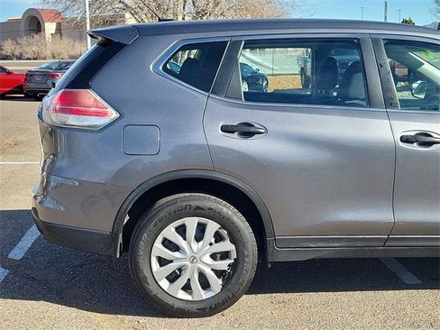 Used 2016 Nissan Rogue S image 4