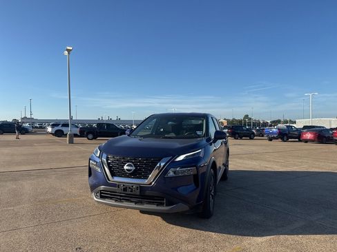 Certified 2023 Nissan Rogue SV FWD image 7