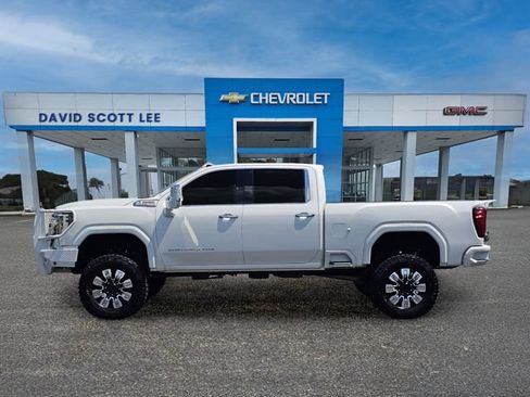 Used 2025 GMC Sierra 3500 Denali AWD/4WD image 14