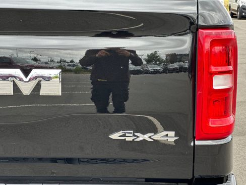 New 2025 RAM 1500 Big Horn AWD/4WD image 32