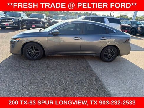 Used 2026 Nissan Sentra SV w/ SV Convenience Package FWD image 4